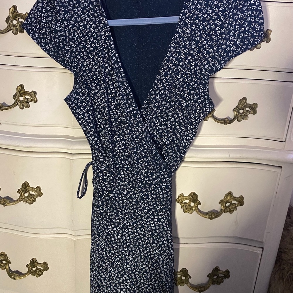 Brandy Melville Robbie Dress - Picture 2 of 5